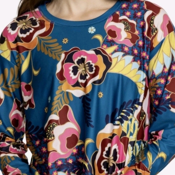 Johnny Was Promisino Step Hem Long Sleeve w Flyaway Back  XL Bee Active Top NWT - Picture 7 of 7